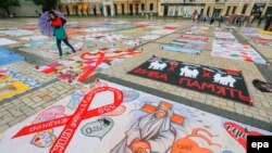 Акция по случаю Международного дню памяти жертв СПИДа в Украине.