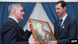 بشار اسد در دیدار با یک هیات روسی در دمشق