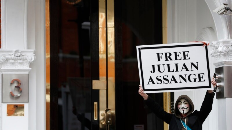 Fondatorul WikiLeaks, Julian Assange, a fost arestat la Londra