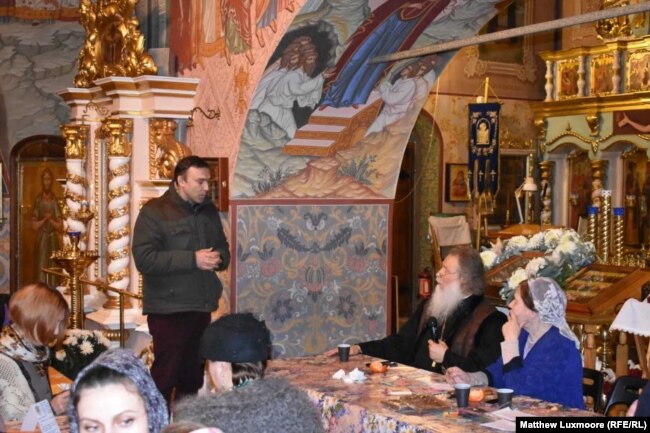 Заседание "Клуба Петра и Февронии" в московской церкви Успения