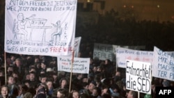 Одна из демонстраций в Лейпциге осенью 1989 года