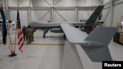 O dronă MQ-9 Reaper a Forțelor Aeriene ale SUA, într-un hangar la Baza Aeriană Amari, Estonia, 1 iulie 2020.