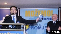 Lider Pokreta za promjene Nebojša Medojević na jednom od predizbornih skupova, Foto: Savo Prelević