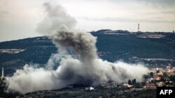 Dim se diže nakon izraelskog bombardovanja u selu Šihin u južnom Libanu u blizini granice sa Izraelom 13. februara 2024. godine. Ilustrativna fotografija