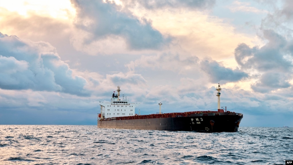 تصویر یک کشتی باری در آبهای دانمارک