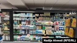 Produkte bulmeti në një dyqan në Kosovë. Fotografi ilustruese.