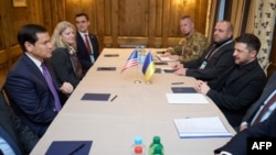 US Secretary of State Marco Rubio (left) meets with Ukrainian President Volodymyr Zelenskyy (right) and his team in Munich.
