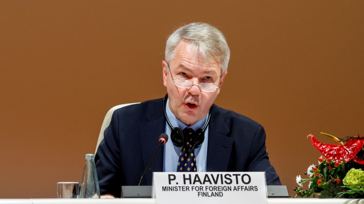 Finland announces that it wants to enter NATO together with Sweden