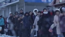 Первый снег в Севастополе парализовал движение транспорта (видео)