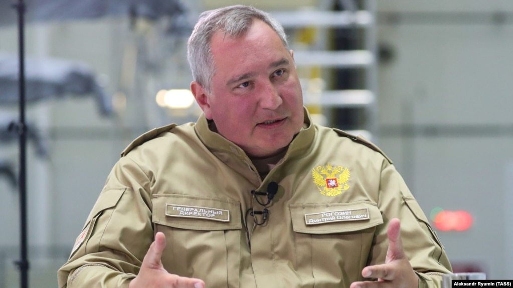 Roskosmos chief Dmitry Rogozin (file photo)