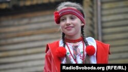 Українці у вишиванках пройшли маршем київськими вулицями