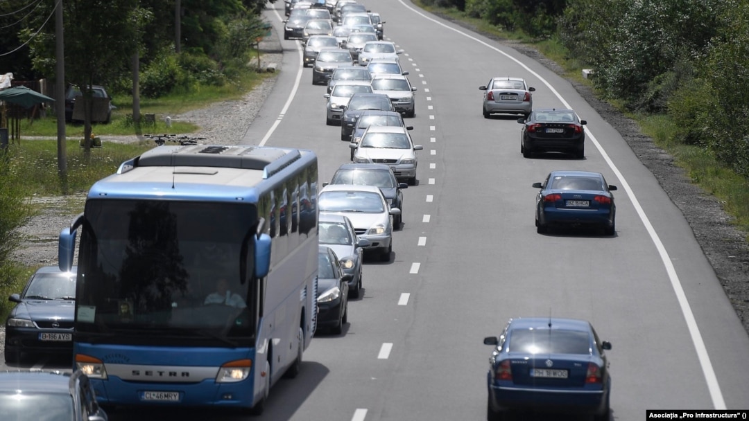 Autoritățile estimează că ar fi câteva mii de șoferi în România care au obținut permisele de conducere prin fals. 