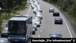 Autoritățile estimează că ar fi câteva mii de șoferi în România care au obținut permisele de conducere prin fals. 