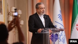 عباس عراقچی در سخنرانی مراسم افتتاح مرکز اسناد کمال خرازی، روز یک‌شنبه، سوم آبان‌ماه  