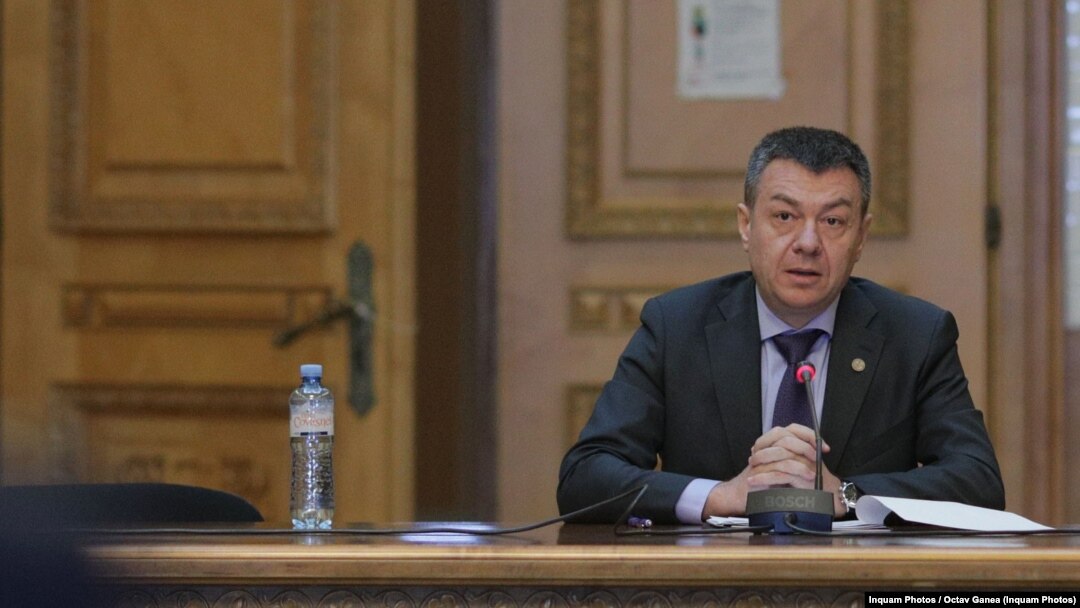Ministerul Culturii, condus de Bogdan Gheorghiu, susține că statul nu putea să se folosească de dreptul de preempțiune la licitația Enescu pentru că nu exista o hotărâre care să stabilească dacă anumite bunuri sunt de patrimoniu, deși procedura era încă în derulare.