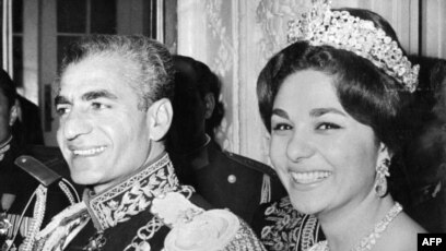 Қисық әйелдердің жалаңаш суреттері Кавказ порно видео секс