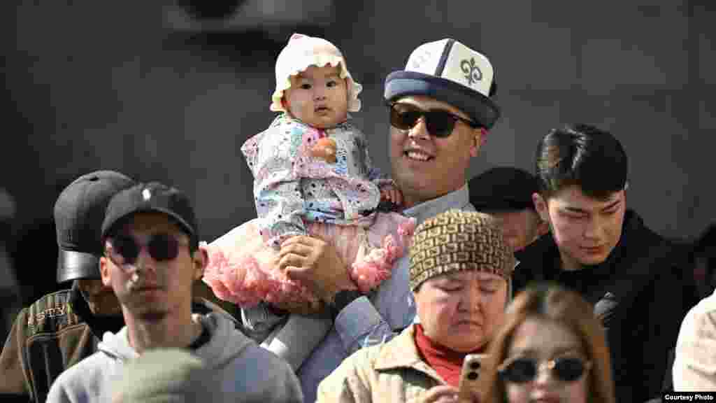 Бишкек. Нооруз майрамына арналган иш-чара Ала-Тоо аянтында өттү. 