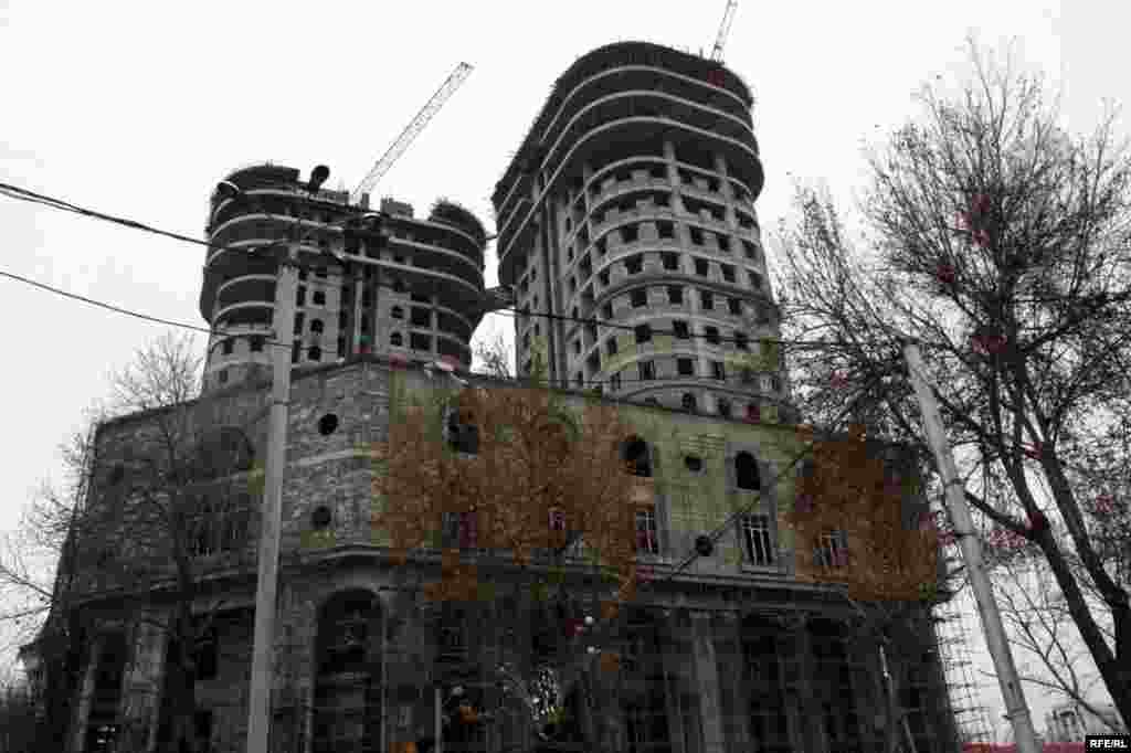 Нигоҳе ба Душанбеи навин #47