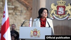 Грузияның жаңадан сайланған президенті Саломе Зурабишвили ант беру рәсімінде. Телави, 16 желтоқсан 2018 жыл.
