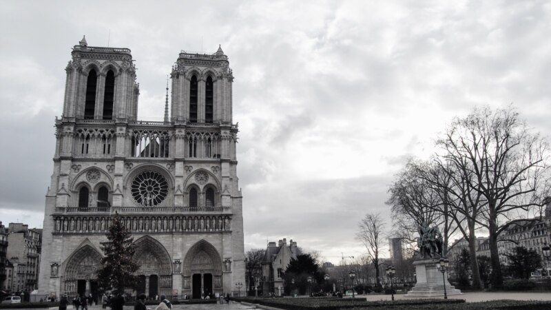 Notre Dame: Krunisanja, romani i neprocjenjive relikvije