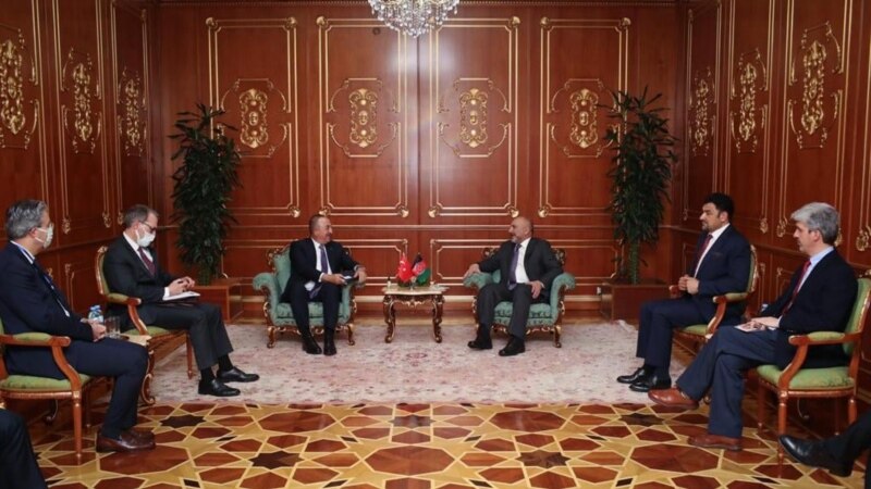 د افغانستان د بهرنیو چارو وزیر خپل ترکي سیال سره پر سولې غږیدلی