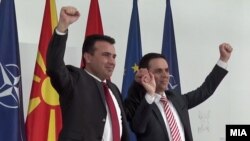 Зоран Заев и Билал Касами по потпишувањето на договорот за заеднички изборен настап, 27.02.2020