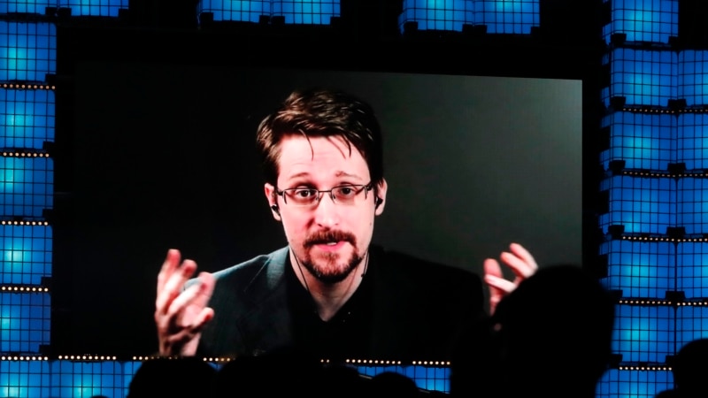 Edward Snowden, denunțătorul NSA, a devenit contribuabil rus