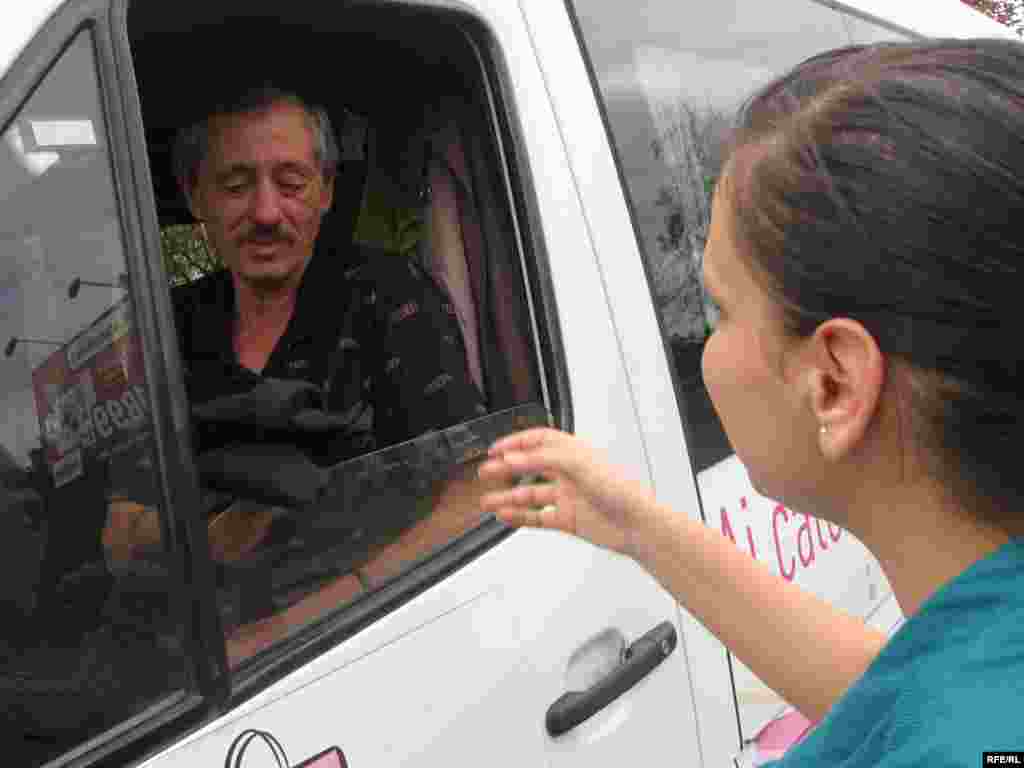 blogul lu' ăla ... ăluia ... cum îi zice, Doamne... al lui dom' doctor în litere ...