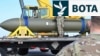 Avionët amerikanë lëvizin një GBU-57 - bomba më e madhe "shkatërruese bunkerësh" e ushtrisë amerikane. (Fotografi nga arkivi)
