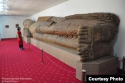 Душанба музейида сақланаëтган 14 метрлик будда ҳайкали