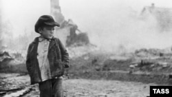 Великая Отечественная война. Ребенок на пепелище, 1941 год
