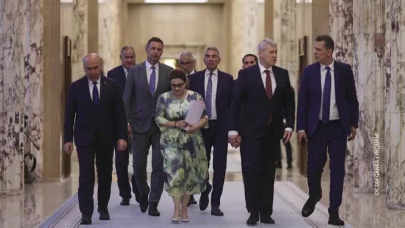 Guvernul Bolojan | Cabinet cu cinci vicepremieri, 11 miniștri noi și cinci din vechiul executiv. Numai două femei pe listă