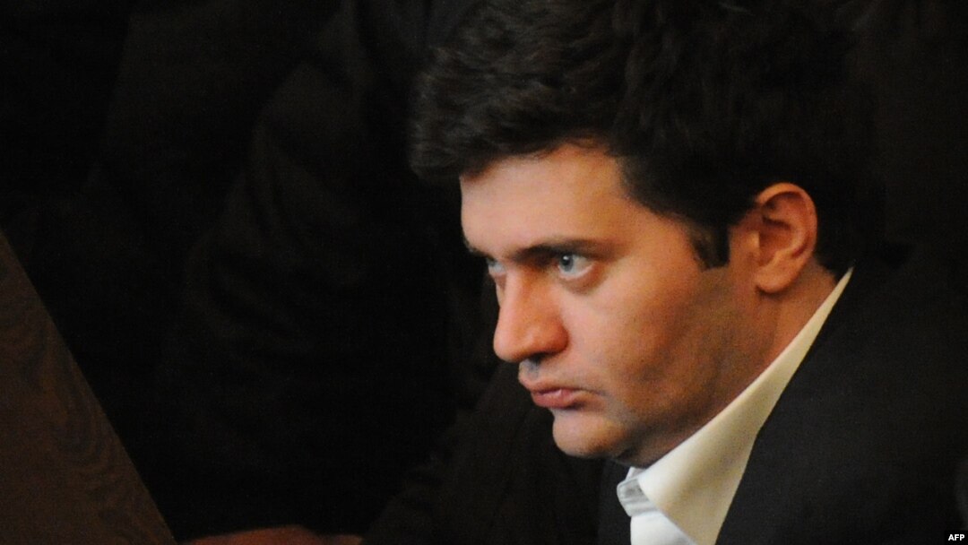 Экс-министр обороны Бачо Ахалая прокомментировал сегодняшний судебный вердикт на своей странице в Facebook, назвав его политически мотивированным, и пообещал, что скоро выйдет на свободу
