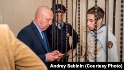 Російський суд у Краснодарі розглядає справу українця Павла Гриба (праворуч), 18 жовтня 2017 року