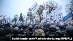 Proteste la Kiev împotriva carantinei