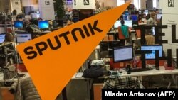 Видання Sputnik і Baltnews пов’язані з російським інформаційним агентством «Росія сьогодні»