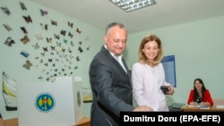 Igor Dodon împreună cu soţia Galina