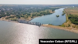 Lacul de acumulare de la Dubăsari (în prim plan)
