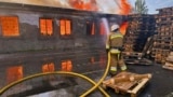 Тушение пожара в Киевской области после российских ударов по Украине в ночь на 9 июля