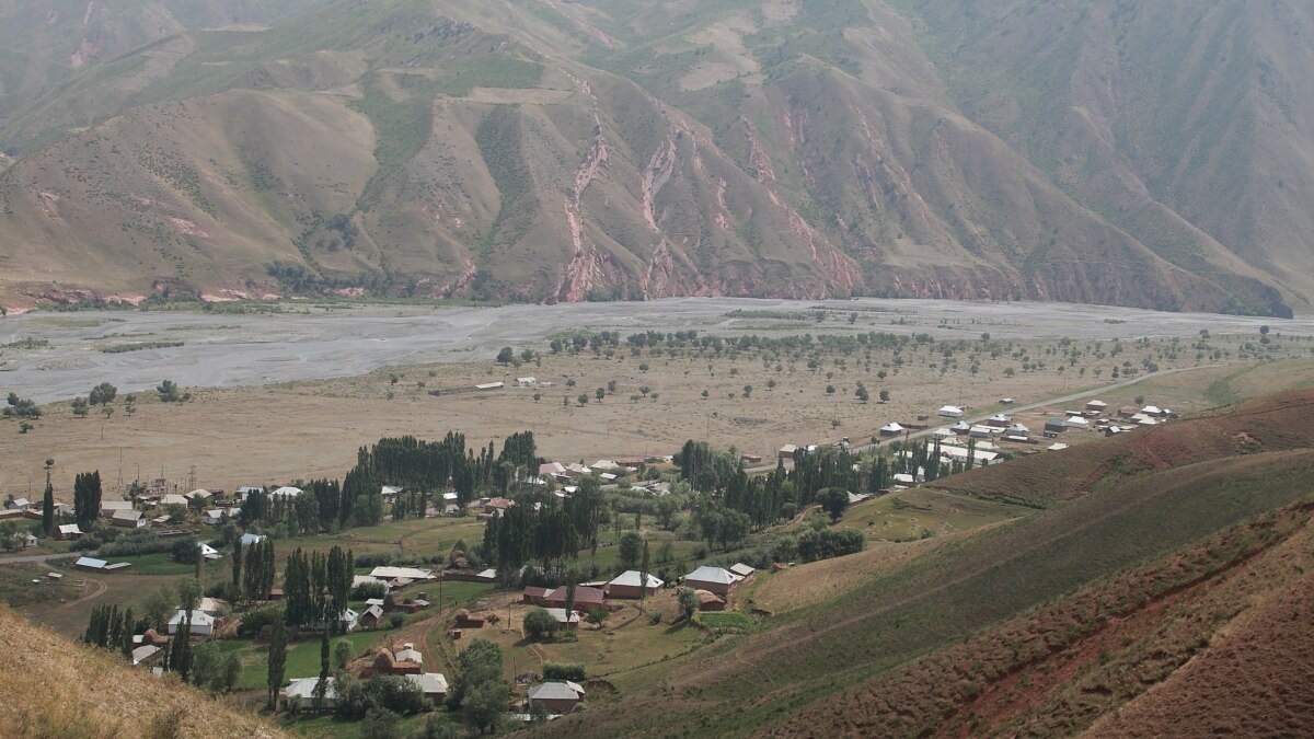 Пустующие дома в Алайкуу