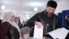 Кадыров Рамзан а, цуьнан нана Кадырова Аймани а ду Оьрсийчоьнан парламентан харжамашка деана. 2021 шо, гайтаман сурт