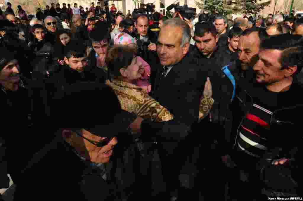 Armenia -- Opposition leader Raffi Hovhannisian holds meetings with supporters in regional towns, 26Feb2013