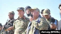 Генэрал Абдулрашыд Дустум (зь мікрафонам), 2016