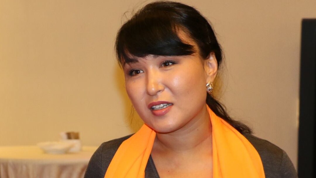 Әртүрлі бөтелкелермен фистинг туралы онлайн бейне Үлкен жопа әйелдер үй порно видео