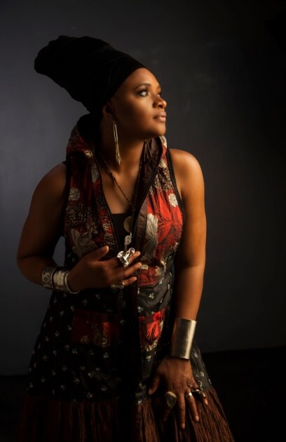 Тя е една от най известните съвременни джаз певици в САЩ