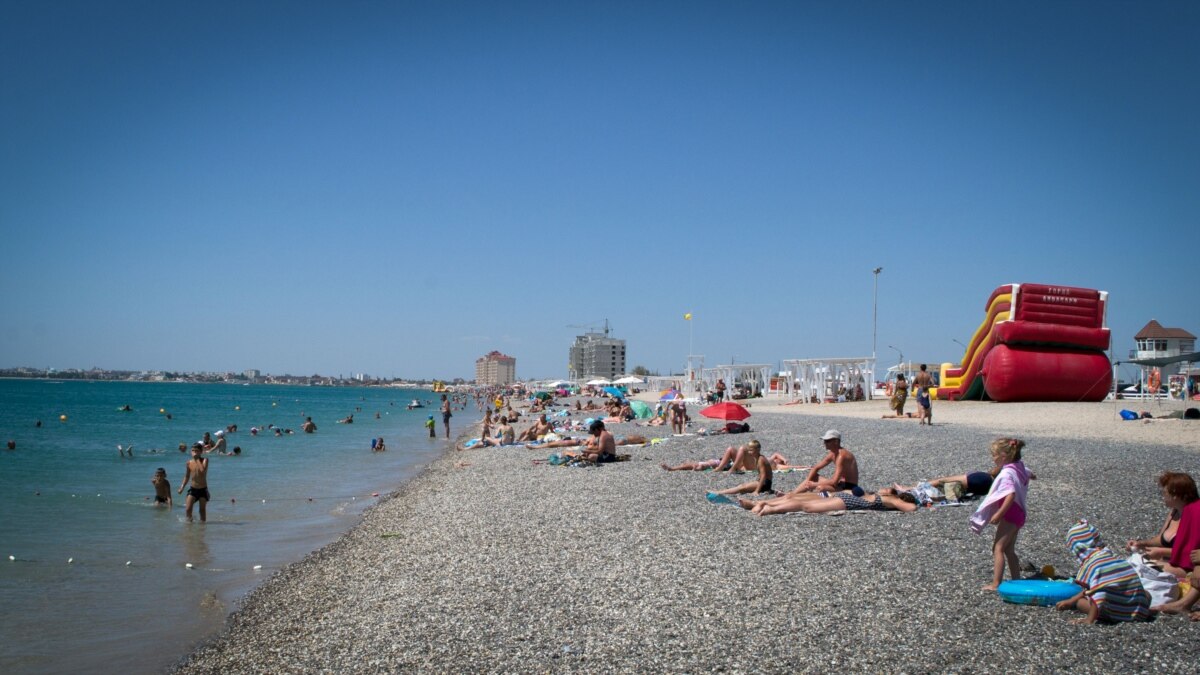 Набережная терешковой евпатория 2022. Утро в евпатории. Евпатория - 2022г. Что сейчас происходит в крыму в евпатории. Море евпатория набережная.