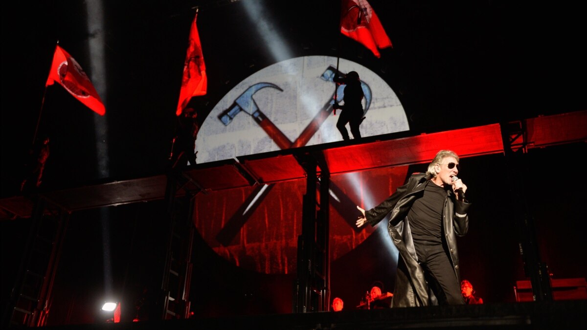 The Berlin police will check the ex-soloist of Pink Floyd, Roger Waters