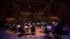  Еден од концертите на оркестарот на Филхармонија од сезоната „Звук на два метри“