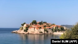 Shën Stefani, një nga destiacionet më të njohura turistike në Mal të Zi. Fotografi nga arkivi.