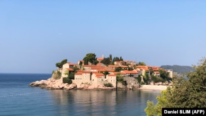 Shën Stefani, një nga destiacionet më të njohura turistike në Mal të Zi. Fotografi nga arkivi.